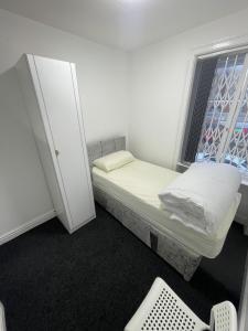 en-suite rooms available for short term