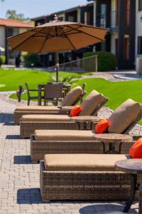 122 Fully Furnished 1BR Suite-Prime Location