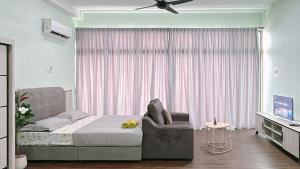 38# Couple Suite Studio - mount austin, JB