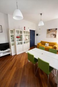 BeeInMi Home - Villaggio Olimpico Apartment