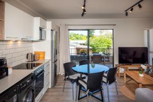 107 Seahorse - 1 Bedroom Premium Unit with Parking