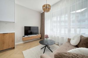 Elegant Apartments Mieszczańska Wrocław with Air Conditioning, Spa & Gym by Renters Prestige