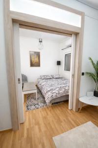 Minimal Urban Apartment near Kolonaki