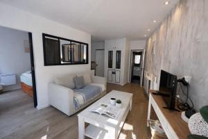 Charmant cocon iodé cosy équipé, baigné de lumière, situé au cœur de La Rochelle à 1min à pied du marché central avec TV et Wifi