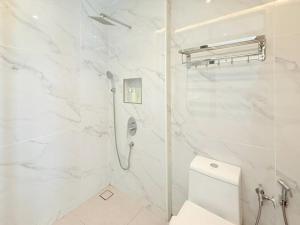 Room l 4min Walks to Pelangi Plaza