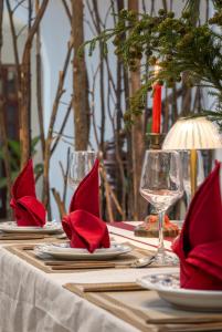 500m2 Private Villa 2 min to West Lake 7BR