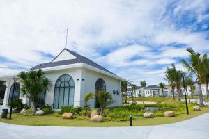 Polaris Beach Villa and Resort