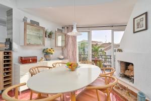 Spectacular Sea Views, 2 bed,2 bath