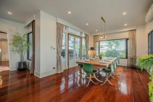 Thong Lo Private Pool Villa In Center Of Bangkok