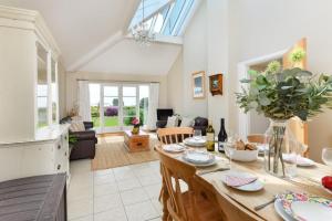 5 Bed in Pwllheli oc-1coedy