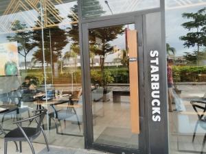 1BR with Balcony City View at Shore Residences near MOA and NAIA good for 6