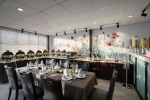 Asian Ruby Center Point Hotel - Near Nguyen Hue Street