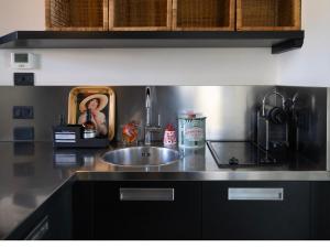 BASTIA RF Stylish Renovated Suite Apartment Scalo Romana Up to 4 Guests Milan Olympics