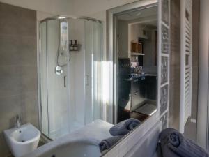 BASTIA RF Stylish Renovated Suite Apartment Scalo Romana Up to 4 Guests Milan Olympics