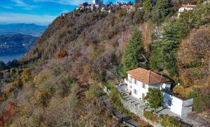 Villa Oreste, 4 bedroom period villa with view