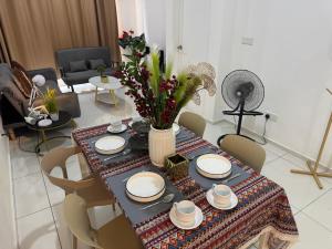 Robertson S15 KLCC Alor Street Bukit Bintang 5Pax