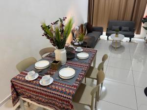 Robertson S15 KLCC Alor Street Bukit Bintang 5Pax
