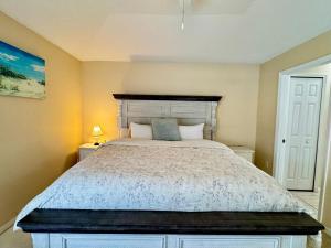 4701-Lake Berkley villa- Renovated 3 bed