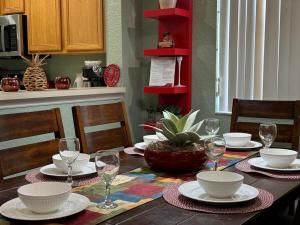 1307 Comfortable 3-Bedroom Townhome at Regal Palms