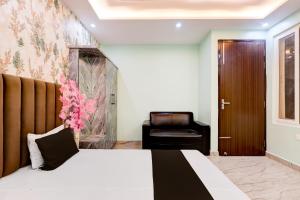 Hotel O Radhe Palace