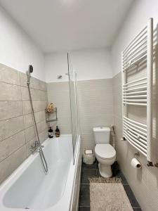 Mezzanine 25 - Spacious home in Old Town