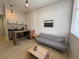 Elegant Central Apartment Fragkon