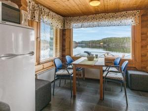 Holiday Home Aurinkotupa by Interhome