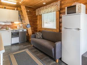 Holiday Home Aurinkotupa by Interhome