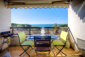 Studio with seafront terrace