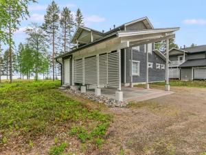 Holiday Home Paltamon golfhovi b by Interhome