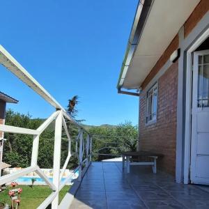 Complejo cerca del rio