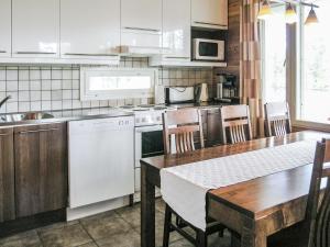 Holiday Home Yläneuvola lanssi by Interhome