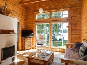 Holiday Home Hämeenhelmi by Interhome