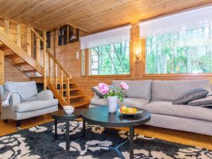 Holiday Home Tipuniemi by Interhome