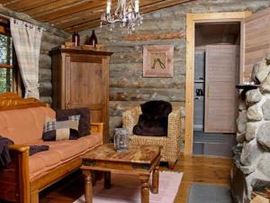 Holiday Home Metsäpirtti by Interhome