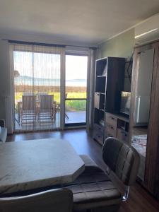 Balatonra néző, gyerekbarát.