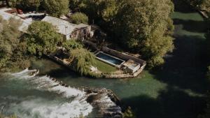 Provençal Mansion In The Heart Of Fontaine De Vaucluse