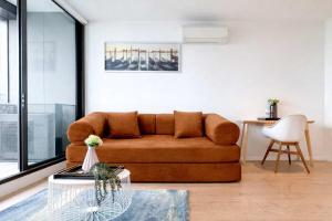 Brilliant Victoria Harbour Waterfront