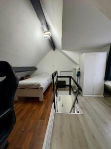 Duplex near Brussels Airport with washing machine