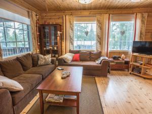 Holiday Home Kirikuru 2 by Interhome