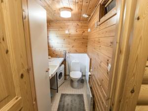 Holiday Home Ylläsmehto 2 by Interhome