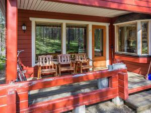 Holiday Home Lemmenlaakso by Interhome