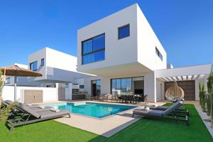 Princess Anne Luxury Villa - Large Pool