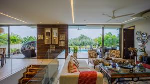 HIREAVILLA Villa Elara - 4BHK with Infinity Pool in Parra