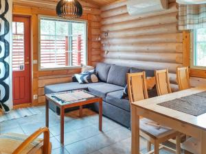 Holiday Home Kurjenpuola by Interhome