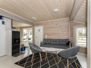 Holiday Home Hästöskata b by Interhome
