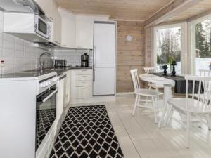 Holiday Home Hästöskata b by Interhome