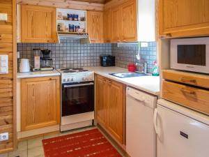 Holiday Home Ylläksen tunturihonkamaja a 1 by Interhome