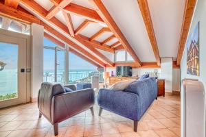 Villa Luce del Sol with Pool