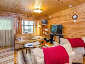 Holiday Home Rantakumpu by Interhome